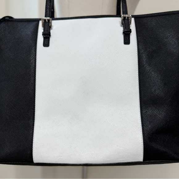 Michael Kors Black and White Jet Set Travel Large Saffiano Leather Open Tote Bag - Picture 7 of 9